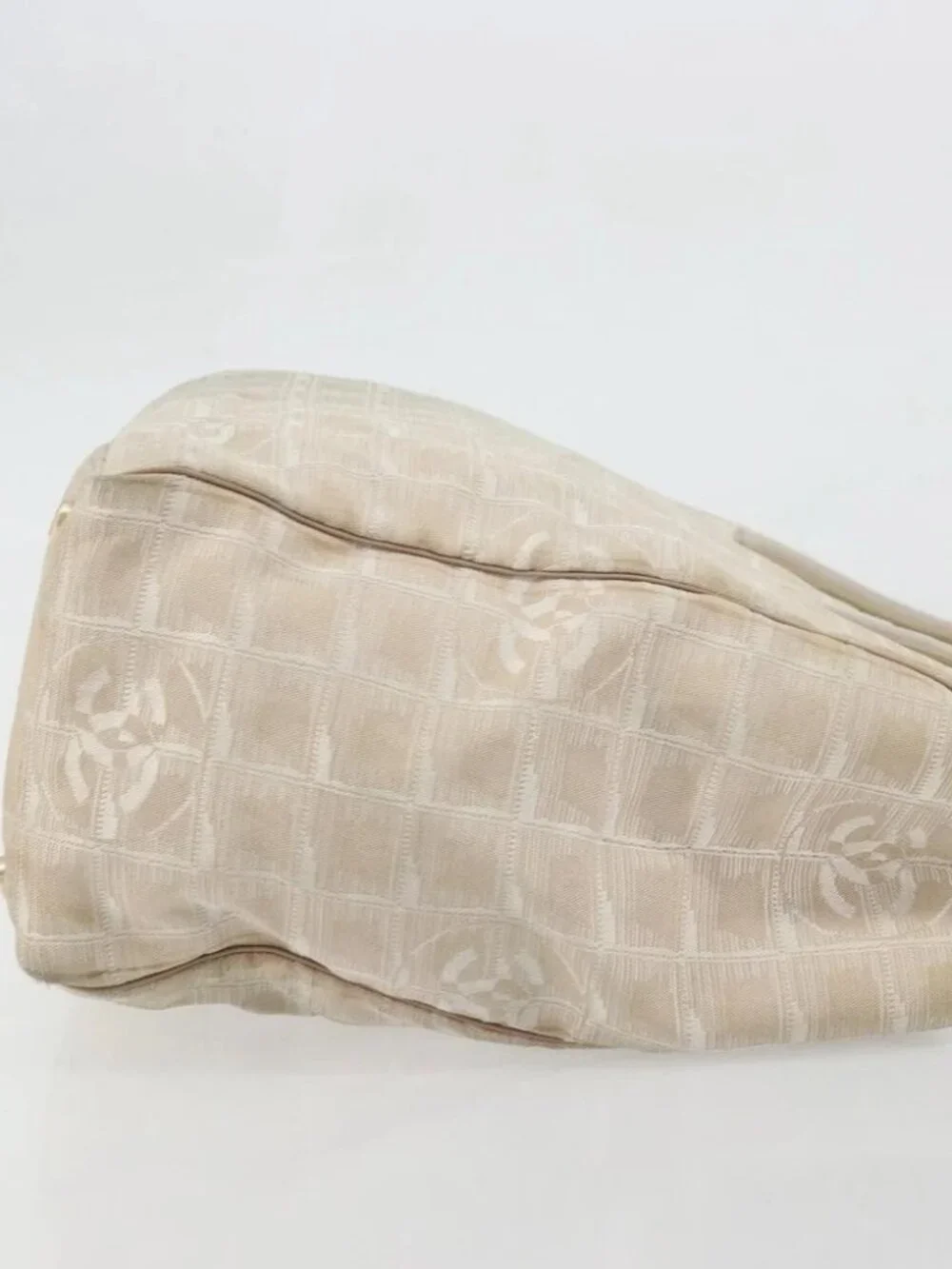 CHANEL no gold